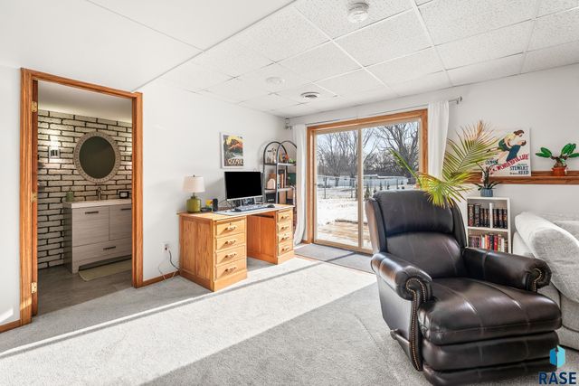 6109 W 43rd St Street, Sioux Falls, SD 57106