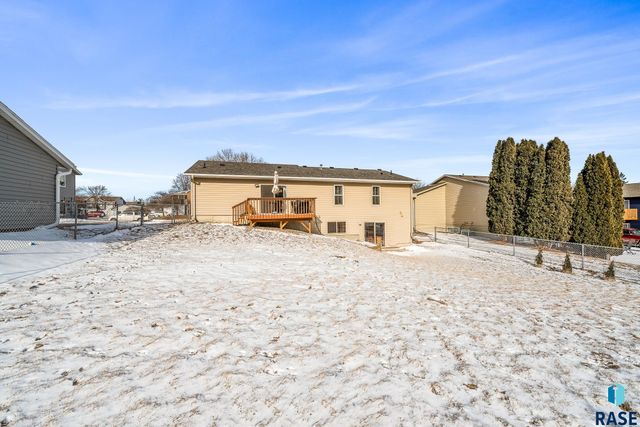 6109 W 43rd St Street, Sioux Falls, SD 57106