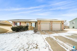 6109 W 43rd St Street, Sioux Falls, SD 57106