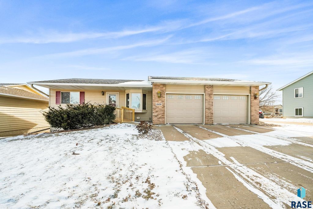 6109 W 43rd St Street, Sioux Falls, SD 57106