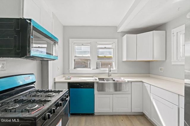 93 Hollywood Avenue, Albany, NY 12208