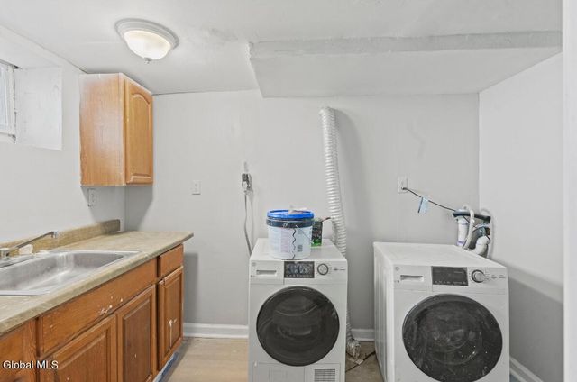 93 Hollywood Avenue, Albany, NY 12208