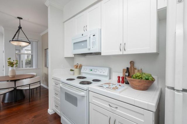 1982 W Bayshore Road 217, East Palo Alto, CA 94303