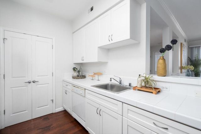 1982 W Bayshore Road 217, East Palo Alto, CA 94303