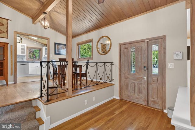 8904 STRATFORD LN, Alexandria, VA 22308