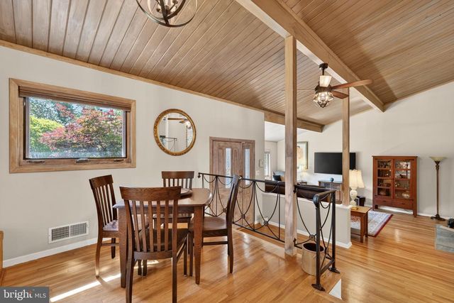 8904 STRATFORD LN, Alexandria, VA 22308