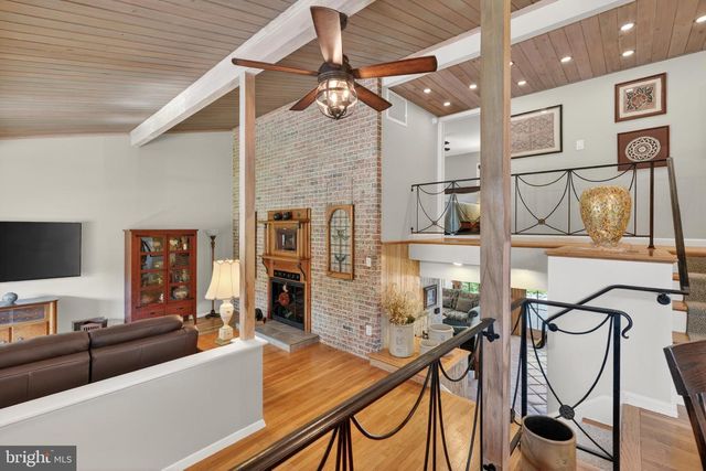 8904 STRATFORD LN, Alexandria, VA 22308