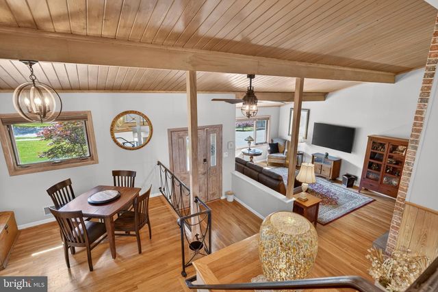 8904 STRATFORD LN, Alexandria, VA 22308