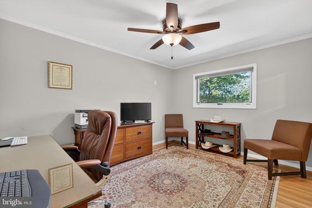 8904 STRATFORD LN, Alexandria, VA 22308