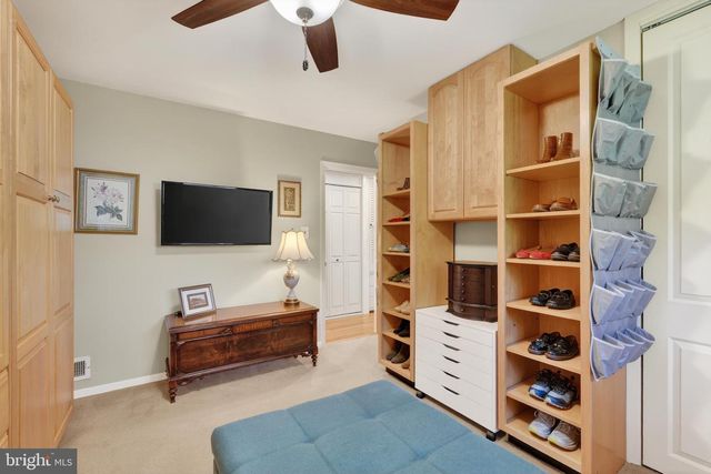 8904 STRATFORD LN, Alexandria, VA 22308