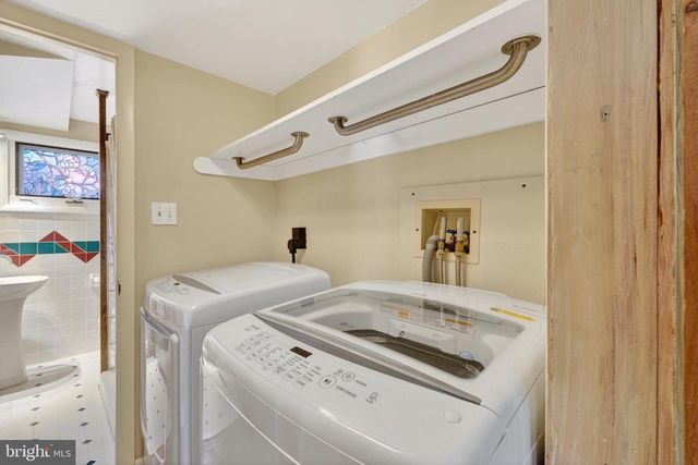8904 STRATFORD LN, Alexandria, VA 22308