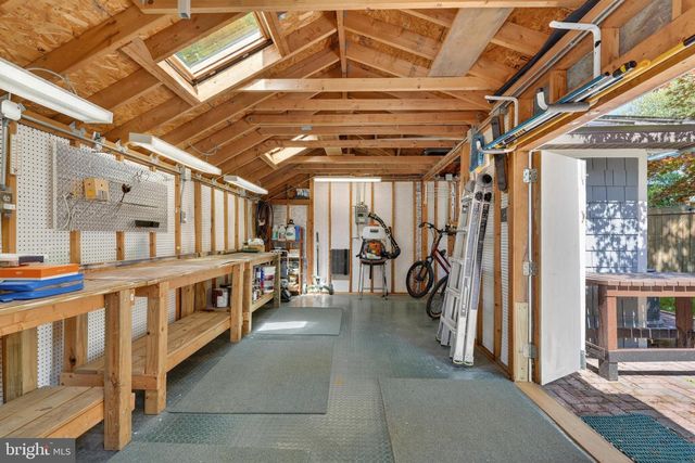 8904 STRATFORD LN, Alexandria, VA 22308