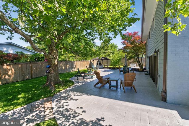 8904 STRATFORD LN, Alexandria, VA 22308