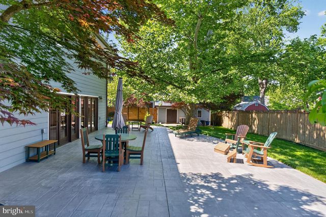 8904 STRATFORD LN, Alexandria, VA 22308