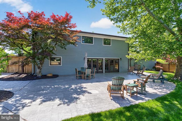 8904 STRATFORD LN, Alexandria, VA 22308