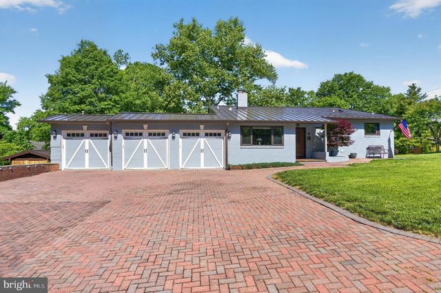 8904 STRATFORD LN, Alexandria, VA 22308
