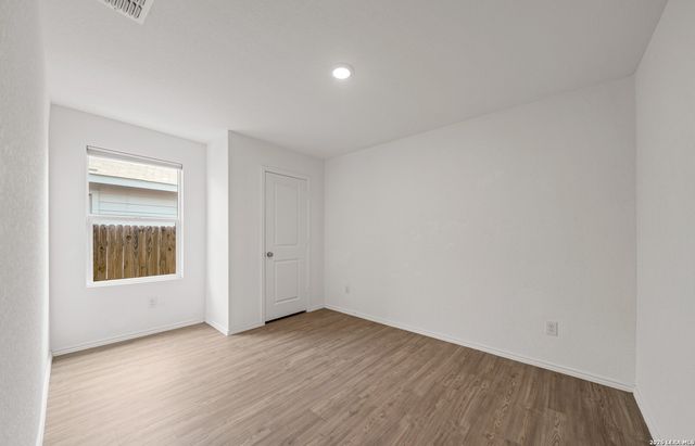 6566 Runaway Row, Converse, TX 78109