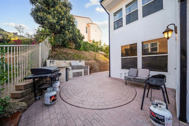 2062 Pleasant Waters Ct, Spring Valley, CA 91977