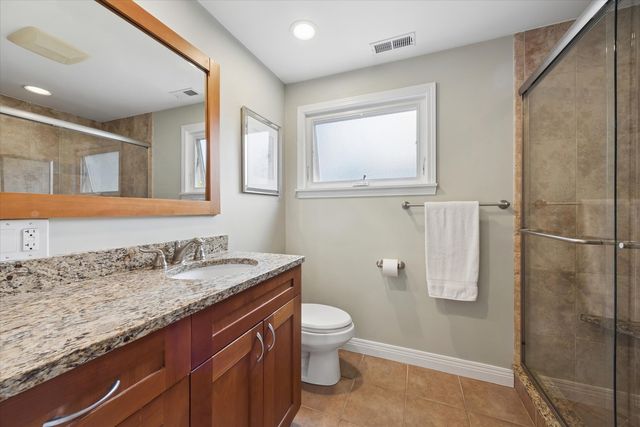 212 N Jackson Road, Clarendon Hills, IL 60514