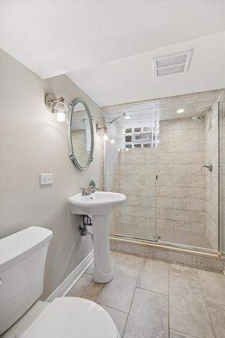 212 N Jackson Road, Clarendon Hills, IL 60514