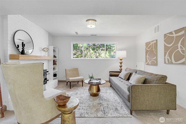 20042 12 Avenue NE, Shoreline, WA 98155