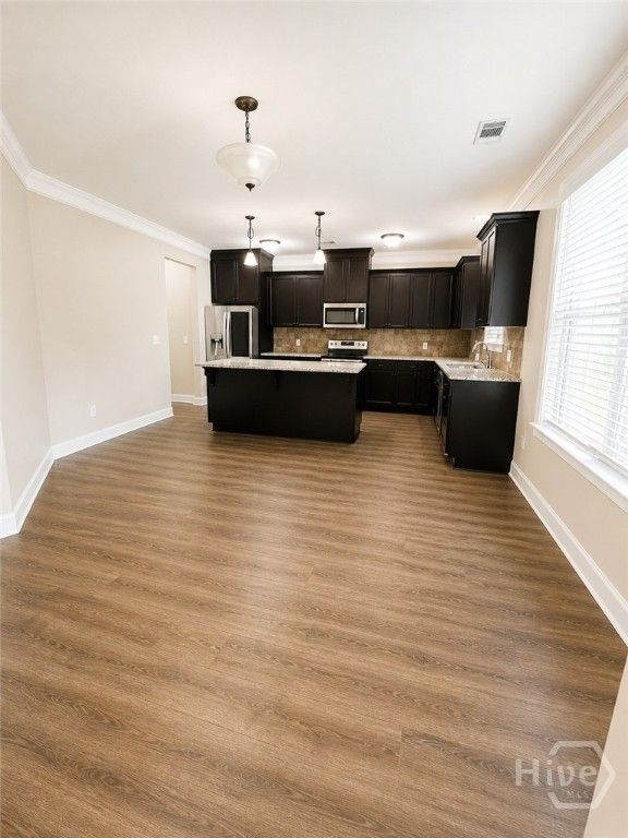 Image 10 of property listing at 145 Laguna Way, Savannah, GA 31405