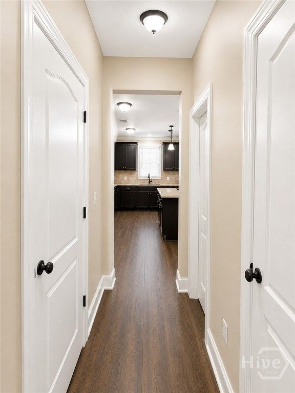Image 4 of property listing at 145 Laguna Way, Savannah, GA 31405