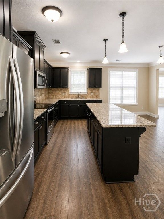 Image 9 of property listing at 145 Laguna Way, Savannah, GA 31405