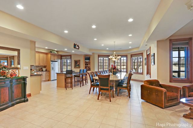 2 Cutters Run, South Barrington, IL 60010