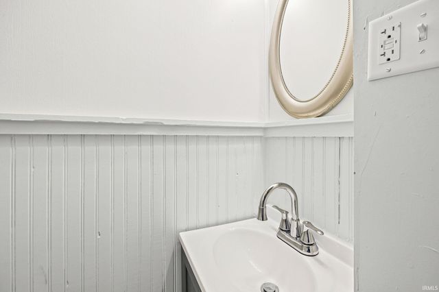 652 Rossville Avenue, Frankfort, IN 46041