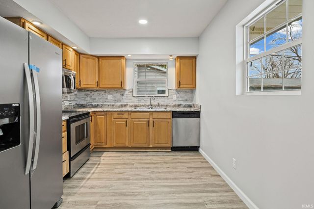 652 Rossville Avenue, Frankfort, IN 46041