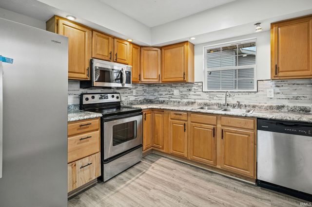 652 Rossville Avenue, Frankfort, IN 46041