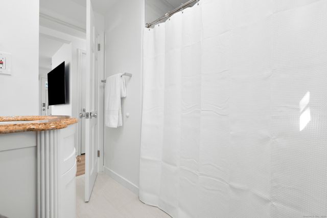 27 Reef Court, Fairfield, CT 06824