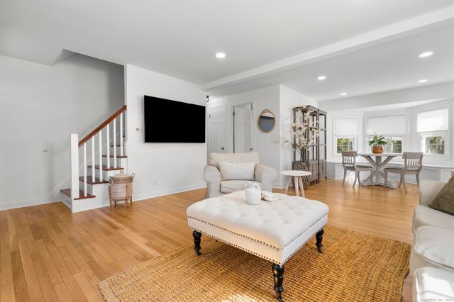 27 Reef Court, Fairfield, CT 06824