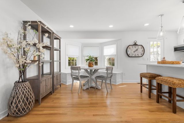 27 Reef Court, Fairfield, CT 06824