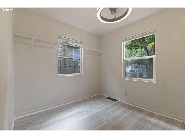 8305 Se RHONE St, Portland, OR 97266