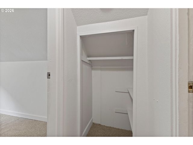 8305 Se RHONE St, Portland, OR 97266