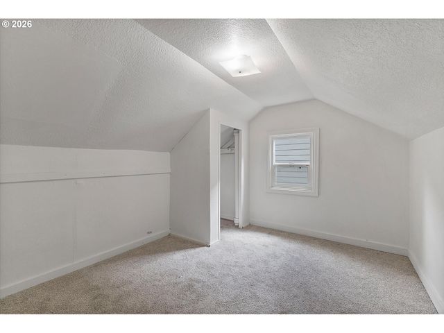 8305 Se RHONE St, Portland, OR 97266