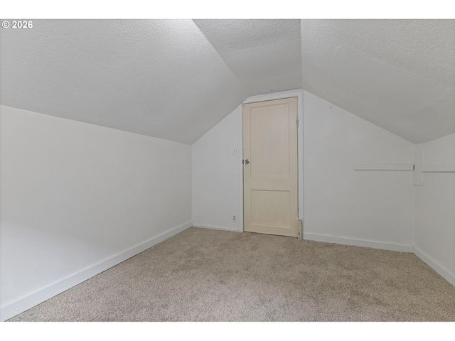 8305 Se RHONE St, Portland, OR 97266