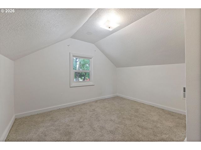 8305 Se RHONE St, Portland, OR 97266
