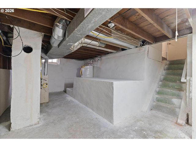 8305 Se RHONE St, Portland, OR 97266