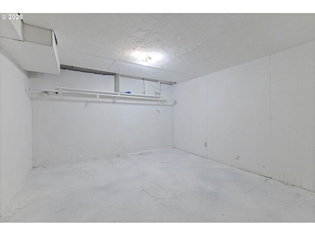 8305 Se RHONE St, Portland, OR 97266