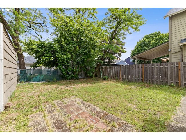 8305 Se RHONE St, Portland, OR 97266