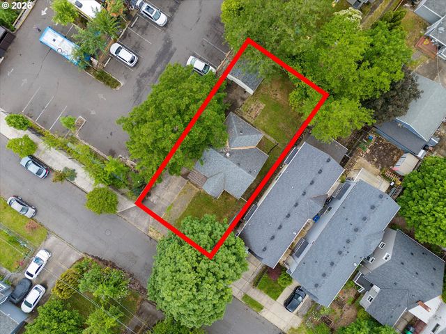 8305 Se RHONE St, Portland, OR 97266