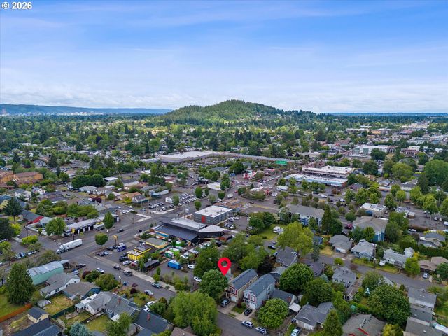 8305 Se RHONE St, Portland, OR 97266