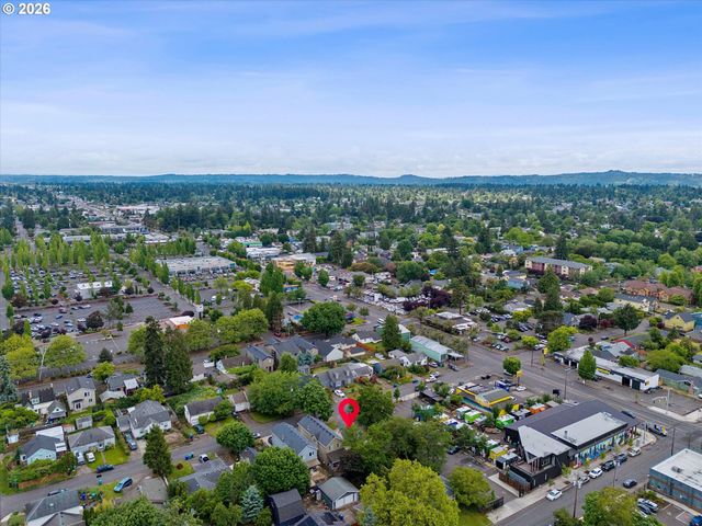 8305 Se RHONE St, Portland, OR 97266