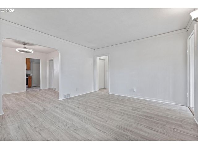 8305 Se RHONE St, Portland, OR 97266