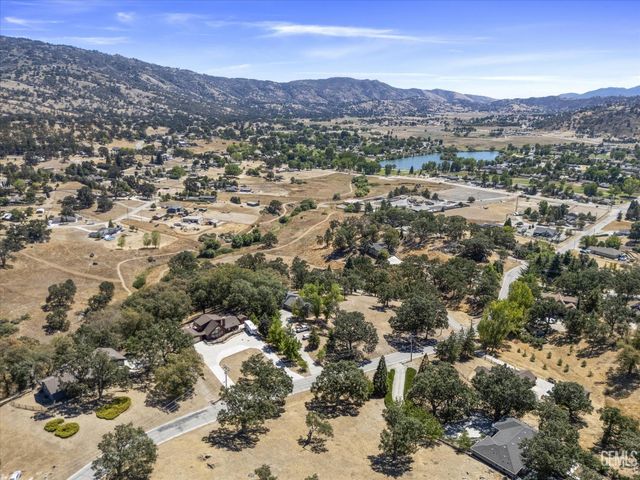 30341 Pinedale Court, Tehachapi, CA 93561
