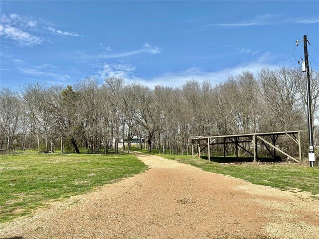 3805 E Us-290 Highway E, Paige, TX 78659