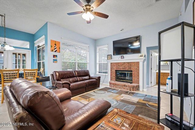 2326 COVINGTON CREEK Circle W, Jacksonville, FL 32224